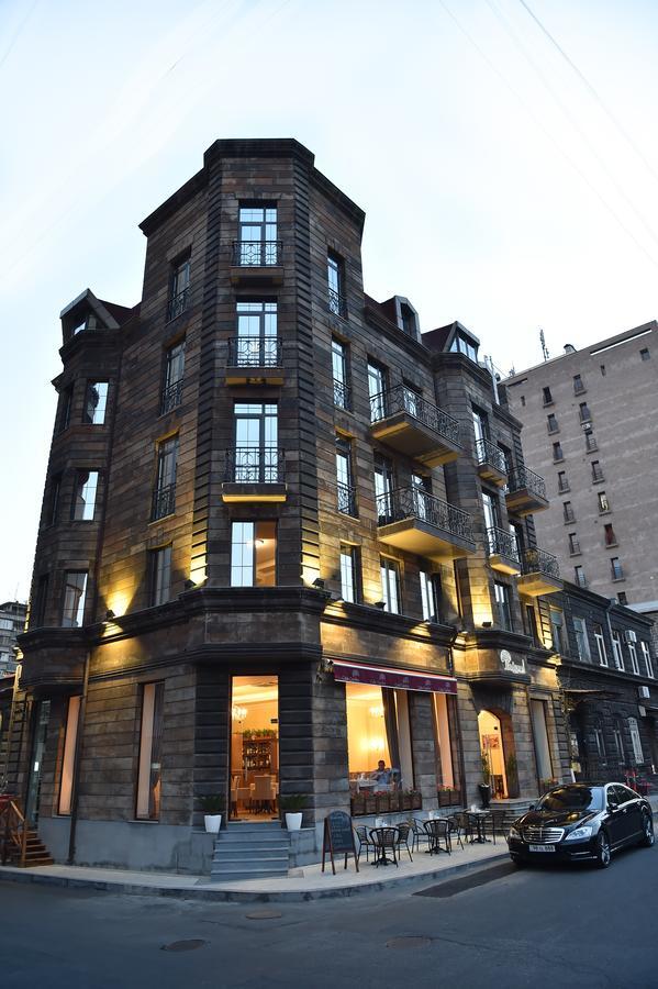 Boulevard Hotel Jerevan Exteriör bild